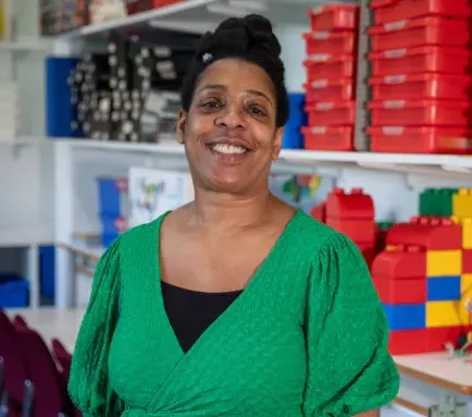 Meet Vivean Pomell